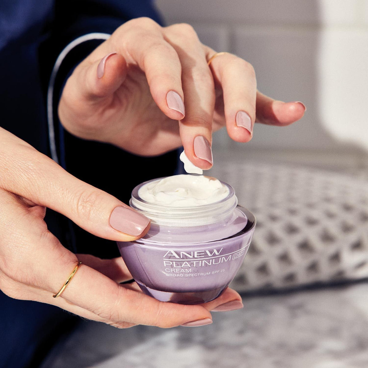 Crema Facial de Día Avon Anew Platinum con Efecto Lifting FPS 25 50ml